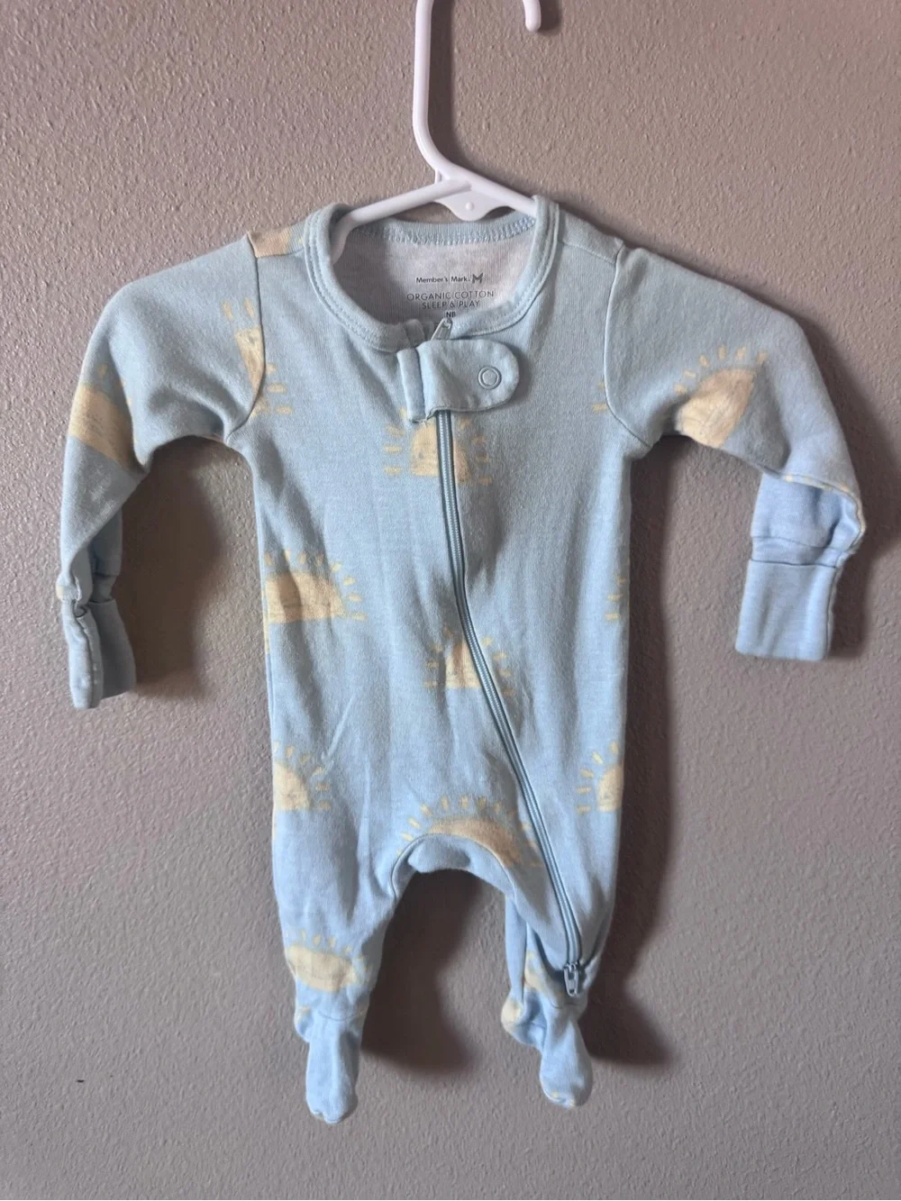 Unbranded Blue & Cream Footed Baby One-Piece with Sun Print